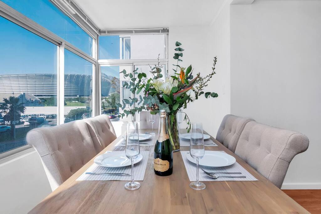 Apartment Coastal Comfort 2-bedroom In Mouille Point *