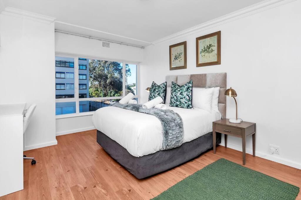 Coastal Comfort 2-bedroom In Mouille Point *